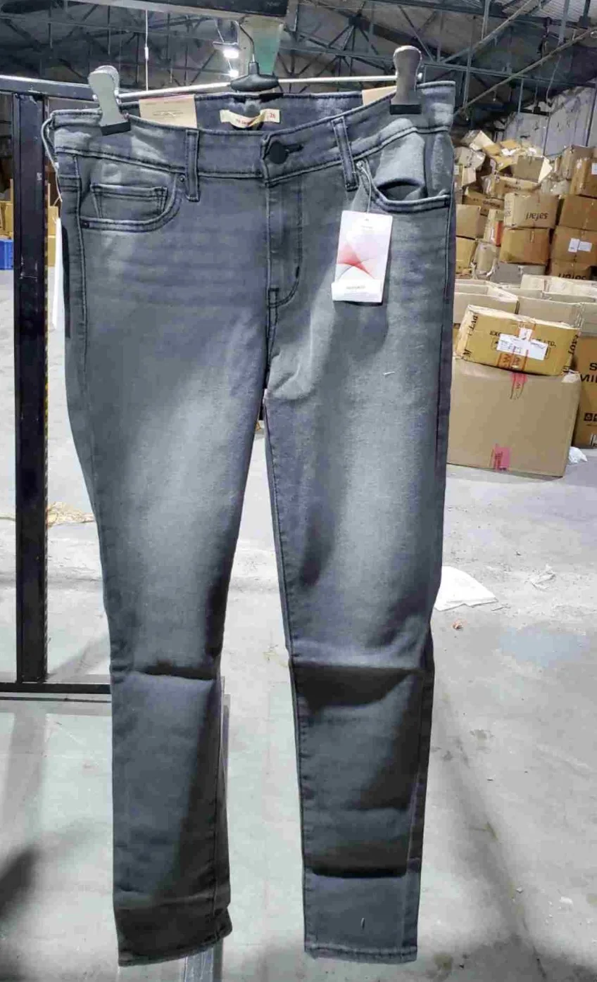 100% Original Branded Ladies Denims Jeans (1/6)
