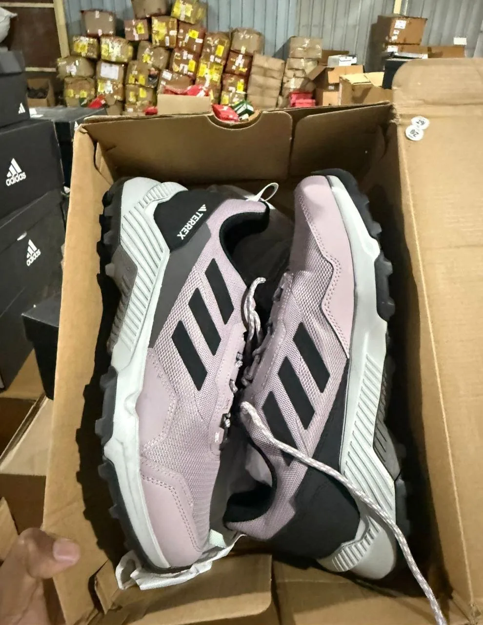 100% ORIGINAL ADIDAS ORIGINAL SHOE (2/8)